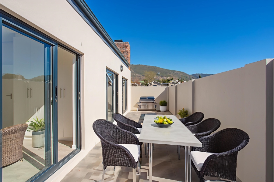 2 Bedroom Property for Sale in Honeydew Country Estate Western Cape